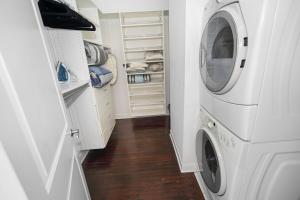 Huge 5BR Heart of Fulton Market Duplex of Dreams