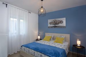 Apartments with parking space Stobrec, Split - 25554