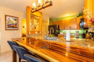 Maui Kamaole #I-114 Renovated and Upgraded, Full AC, Across from the beach