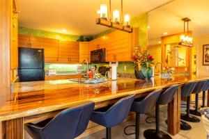 Maui Kamaole #I-114 Renovated and Upgraded, Full AC, Across from the beach