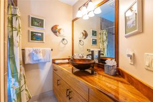 Maui Kamaole #I-114 Renovated and Upgraded, Full AC, Across from the beach