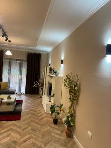 Spacious Modern 2BR Apartment at Artificial Lake Park
