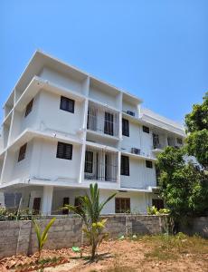Urban living 2BHK Luxe-Happifistays