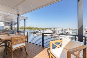 Balance at The Cove Riverwalk Villas