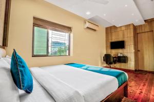 Hotel O Park Circus Near Birla Mandir