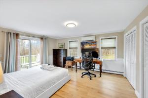3 Bedroom Cape House by Leavetown Vacations
