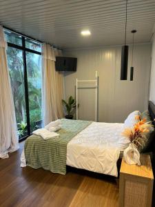 15 mins from Samal Barge + Hot Tub with Views