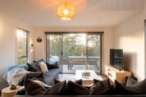 Freycinet Haven- 4-bedroom house at the edge of the National Park & easy access to Coles Bay hub!