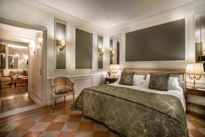 Suite room in Relais et Châteaux Hotel Villa Franceschi