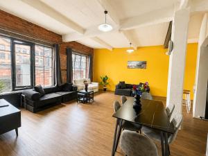 Central Apt Sleeps 8 - Bars, Restaurants & Parking