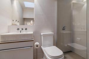 Classic Chelsea House in Central London 5 Star Location