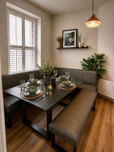 Number 9 Market Street - Town centre 4 bedroom house with garden