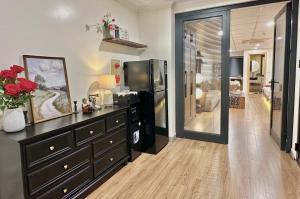 City view 3 bedrooms 5 beds elevator free laundry