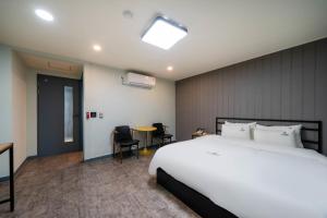 AU Hotel