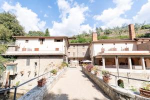 Exclusive Resort, Pool & Waterfall-Aura
