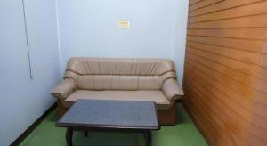 OYO 730 Meedee Hostel