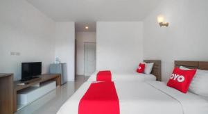 Super OYO 662 Malee Bunga Hotel