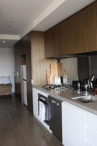 Bright Ascot Vale Nest - Free Parking & Balcony