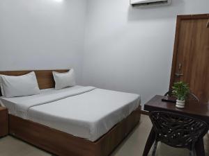 Hotel O Millions 24*7