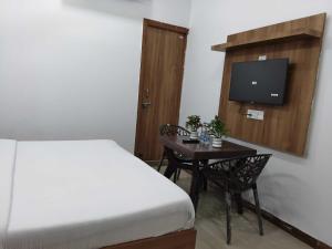 Hotel O Millions 24*7
