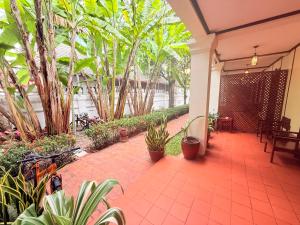 Luang PraBang Residence & Travel