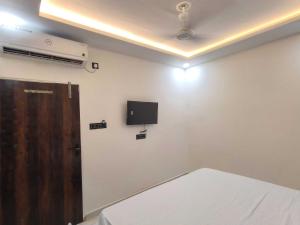 HOTEL O YASH ROYAL INN