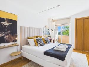 Spacious 3BR w Balcony Near Carcavelos Beach | By Airnest