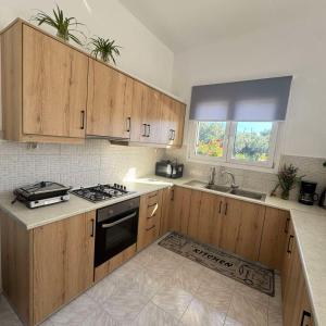 Evas House