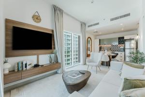 PVH - Mesmerizing 2BR - Golfville Dubai Hills