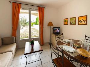 Spacious Provence retreat for 8 guests