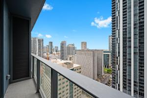 Stunning Studio Rooftop Pool - Prime Location