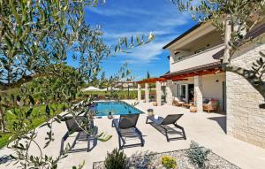Awesome Home In Porec