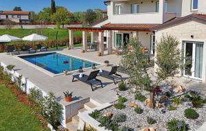 Awesome Home In Porec