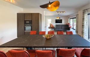 Amazing Home In Galizana