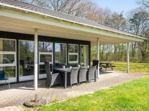 8 person holiday home in Oksbøl
