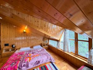 Oak & Amber Retreat