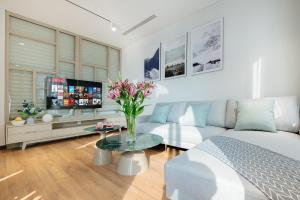 The West Lake Premium Residence