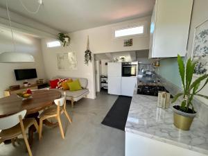 Casa sul fiume Arno vicino a Firenze