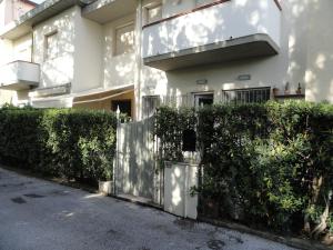 Houselino