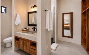 Trendy studio with incredible ocean views