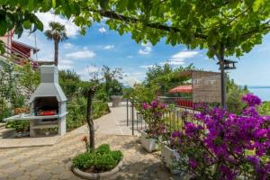 Apartments with parking space Medveja, Opatija - 7721