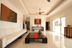 Fantastic 4 bedrooms sea view villa