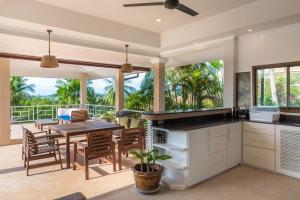 Family 3 bedrooms villa with sea view