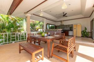 Family 3 bedrooms villa with sea view