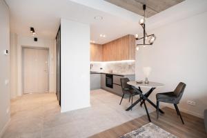 Luxury apartment near downtown