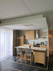 Stylish Sea-View Apartment by the Marina