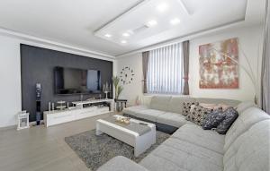 Beautiful Home In Zagreb