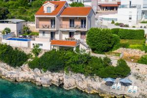 Seaside family friendly house with a swimming pool Razanj, Rogoznica - 25548