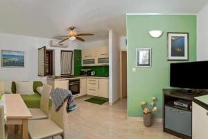 Apartments with WiFi Zecevo Rtic, Rogoznica - 25659