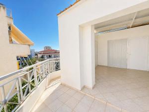 Chalandri Spacious 4BR 3-Level Maisonette by ΜΡS
